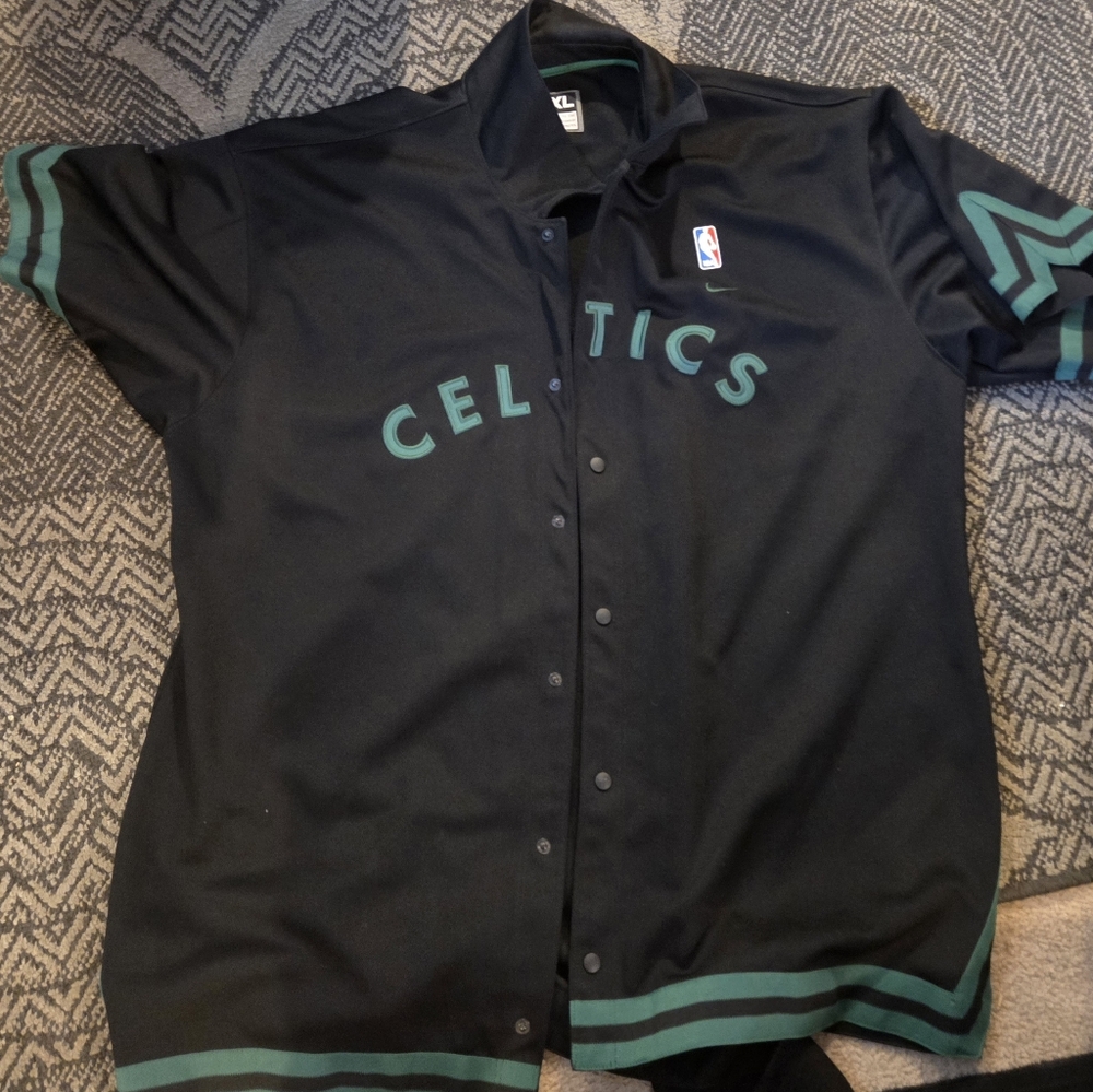 Nike Boston Celtics Button Down Short Sleeve Shirtsz 4xl